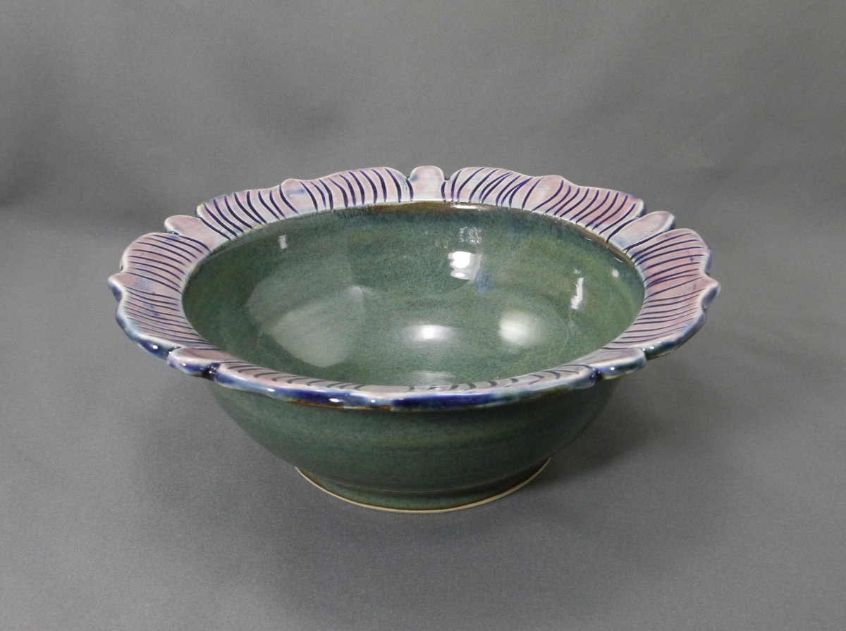 Carved Pink Petal Rim Bowl 